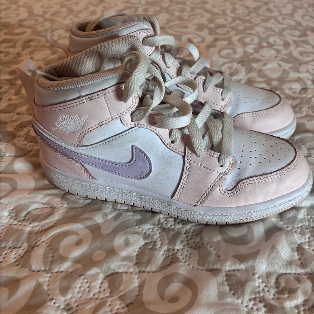 Nike Jordans mid kids